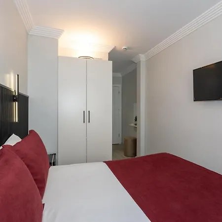 イスタンブール ホリデー ホテル 3*