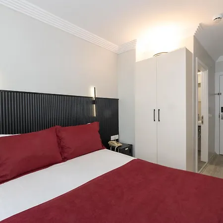 イスタンブール ホリデー ホテル ホテル 3*