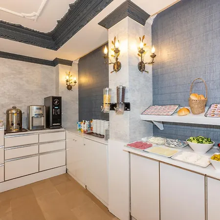 Istanbul Holiday Hotel