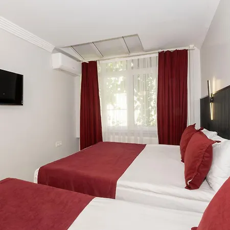 Istanbul Holiday Hotel 3*