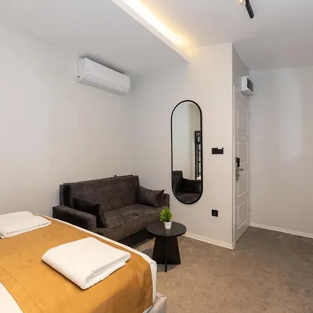 Istanbul Holiday Hotel 3*