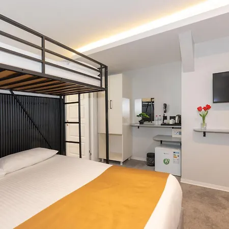 Istanbul Holiday Hotel