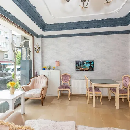 Istanbul Holiday Hotel 3*