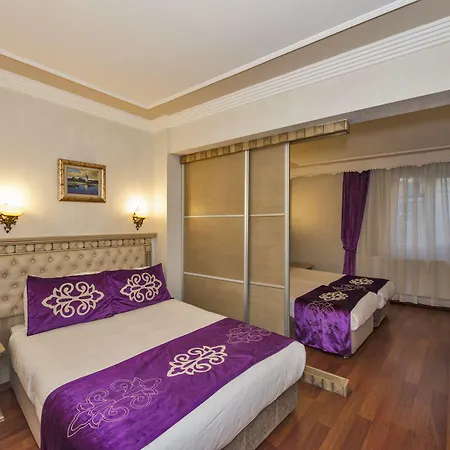Istanbul Holiday Hotel 3*