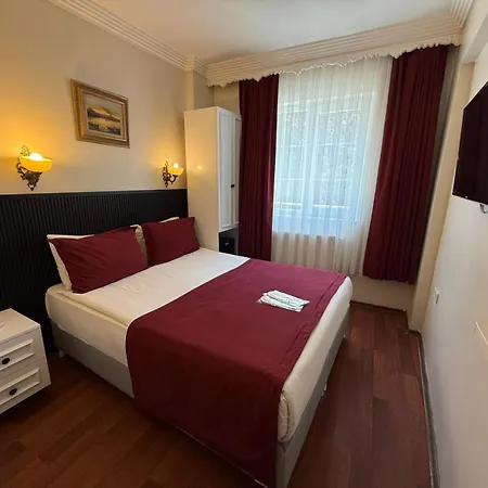 Istanbul Holiday Hotel 3*