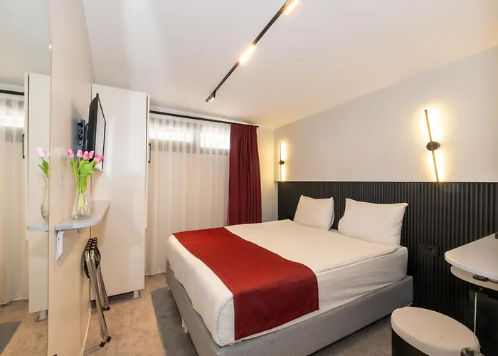 Отель Istanbul Holiday Hotel Стамбул