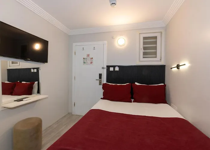 Istanbul Holiday Hotel