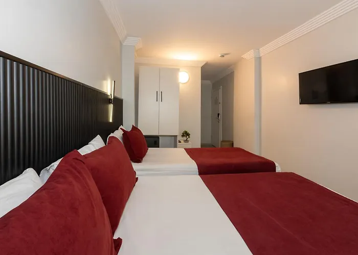 Istanbul Holiday Hotel Отель