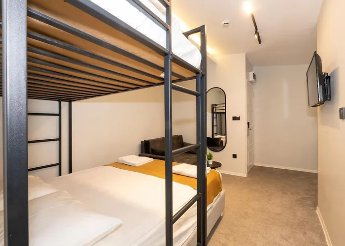 Istanbul Holiday Hotel Отель