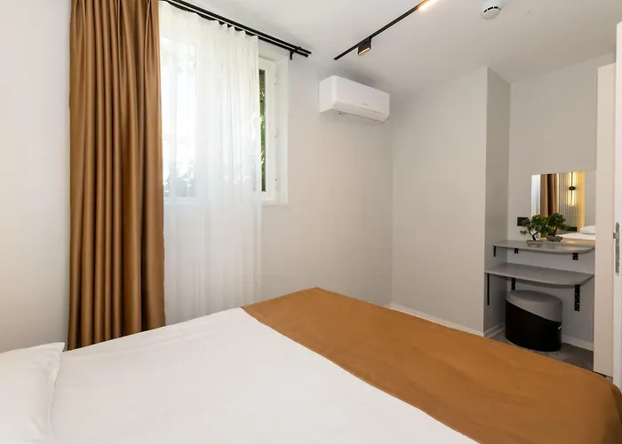 Istanbul Holiday Hotel Отель