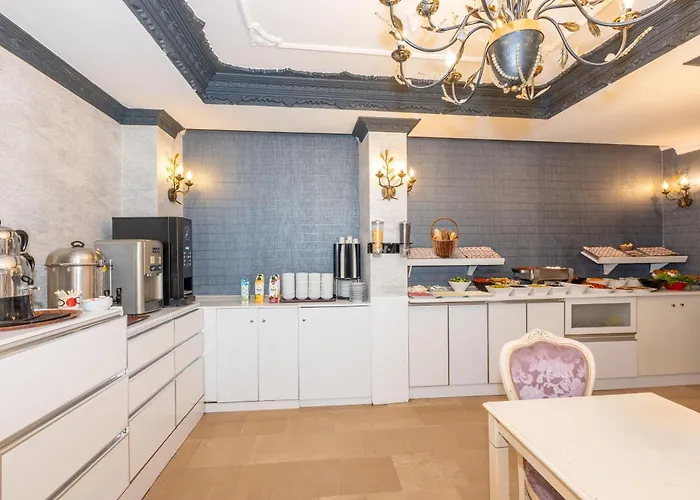 Отель Istanbul Holiday Hotel 3*