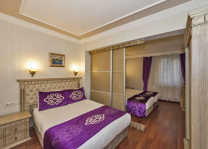 Istanbul Holiday Hotel 3*