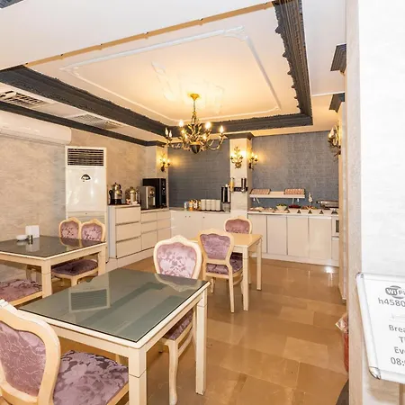 Istanbul Holiday Hotel